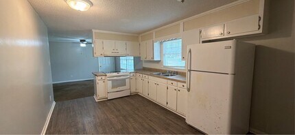 2721 Clayton Dr NW in Huntsville, AL - Building Photo - Building Photo