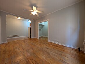 515 W Melrose St, Unit 511-401 in Chicago, IL - Foto de edificio - Building Photo