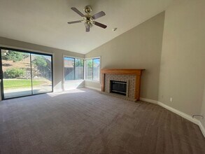 11820 S Carson Way in Gold River, CA - Building Photo - Building Photo
