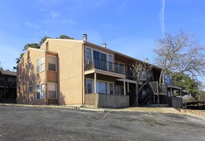 Ingram Ranch Apartments in San Antonio, TX - Building Photo