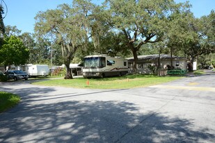 West Bay Mobile Home & Rv Park in Largo, FL - Building Photo