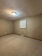 819 Deerfield Rd in Chatham, IL - Building Photo - Building Photo