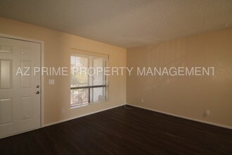 2266 W Ella St-Unit -206 in Mesa, AZ - Building Photo - Building Photo