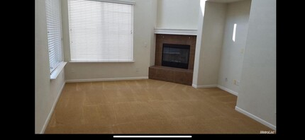 443 Keranen Ct in Tracy, CA - Foto de edificio - Building Photo
