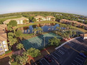 Park Crest At The Lakes in Ft. Myers, FL - Foto de edificio - Building Photo