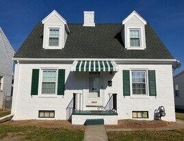 2033 W Philadelphia St in York, PA - Building Photo