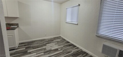 2105 Sunrise Ave-Unit -9 in Las Vegas, NV - Building Photo - Building Photo