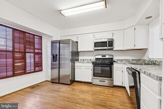 1925 Inglebrook Dr in Woodbridge, VA - Building Photo - Building Photo