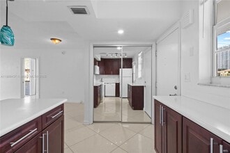 2999 Point E Dr in Aventura, FL - Building Photo - Building Photo
