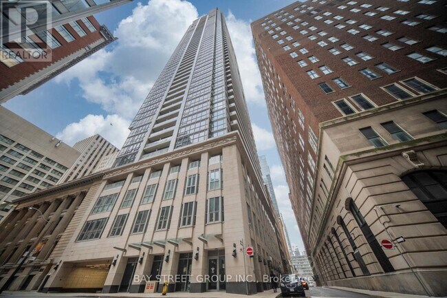 70 Temperance St in Toronto, ON - Building Photo - Building Photo