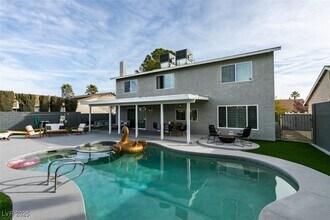 2000 Springview Dr in Las Vegas, NV - Building Photo - Building Photo