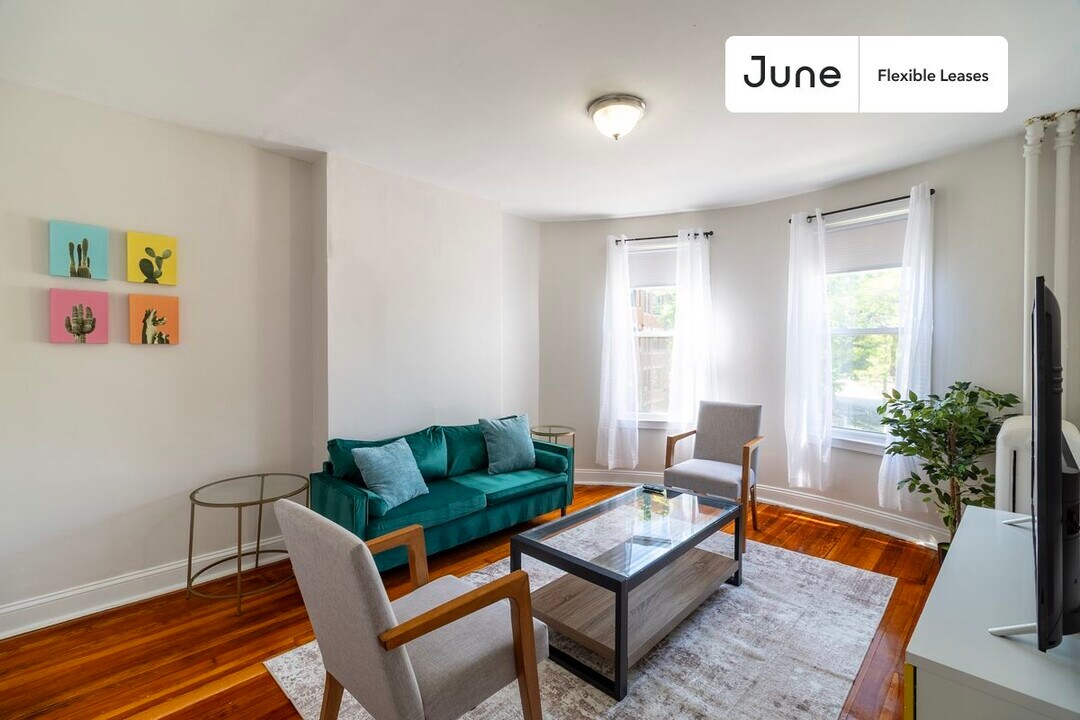 184 Walnut Ave in Boston, MA - Building Photo