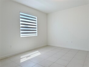 145 SW 184th Pl in Pembroke Pines, FL - Building Photo - Building Photo