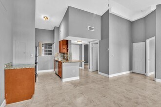 2841 N Oakland Forest Dr in Oakland Park, FL - Building Photo - Building Photo