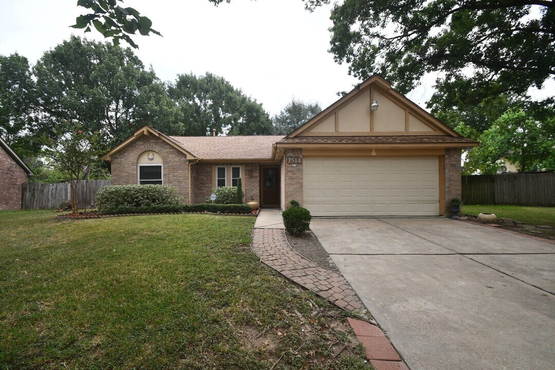 7514 Split Oak Ct in Houston, TX - Foto de edificio