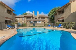 Austin Woods in San Antonio, TX - Building Photo