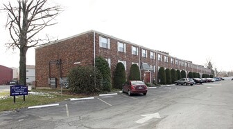 The San Jose Court Apartment Community in Louisville, KY - Building Photo