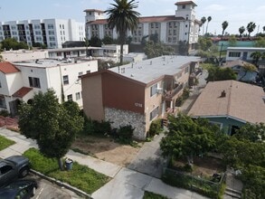 1716 Locust Ave in Long Beach, CA - Foto de edificio - Building Photo