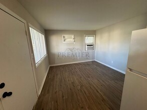 6111 E 153 St-Unit -6111-B in Grandview, MO - Building Photo - Building Photo