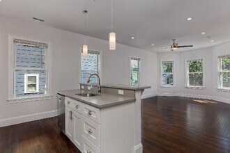 24 Stockwell St, Unit 1 in Boston, MA - Building Photo - Building Photo