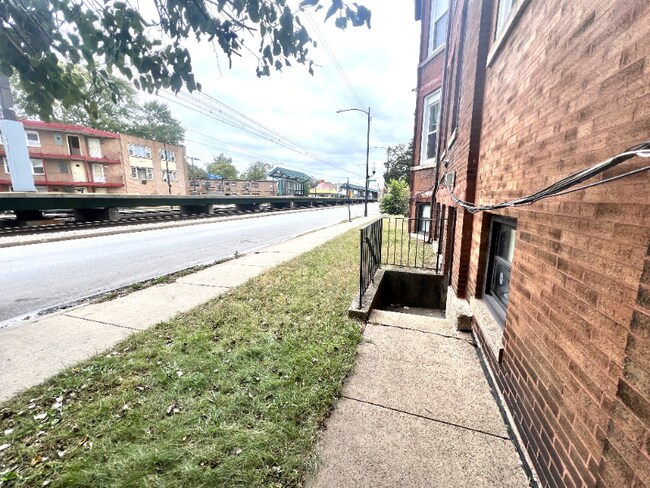 2701 E 75th Pl in Chicago, IL - Building Photo - Building Photo