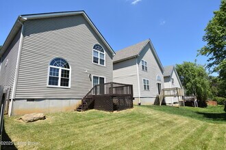 3921 Pinoak View Ct in Louisville, KY - Building Photo - Building Photo