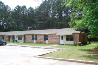 Pinewood Court in Lanett, AL - Building Photo - Building Photo