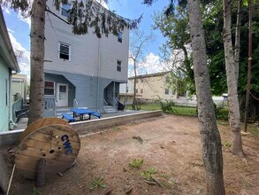 19 W 14th St in Bayonne, NJ - Building Photo - Building Photo