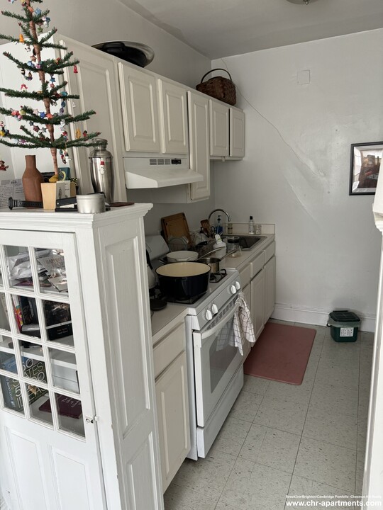 1697 Cambridge St, Unit 5 in Cambridge, MA - Building Photo