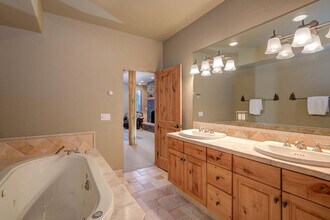 12 Lower Mountain Home Road in Big Sky, MT - Foto de edificio - Building Photo