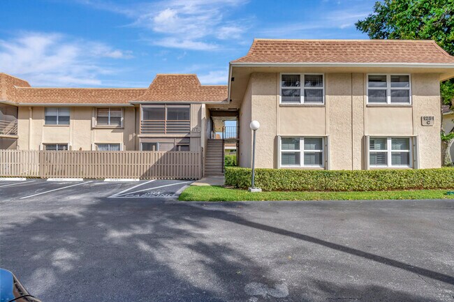 1251 NW 13th St in Boca Raton, FL - Building Photo - Building Photo