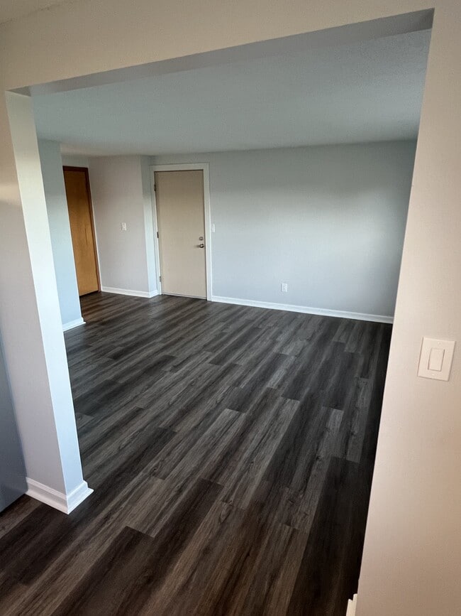 2716 Alder Creek Dr S, Unit 2 in North Tonawanda, NY - Foto de edificio - Building Photo