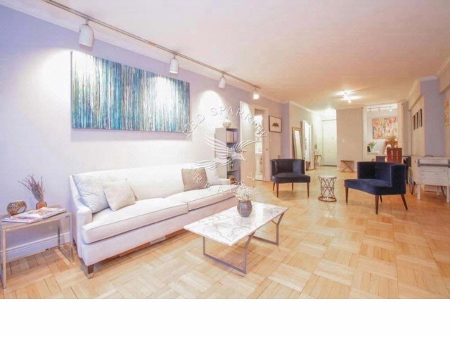 40  E 9th St-Unit -2H in New York, NY - Building Photo