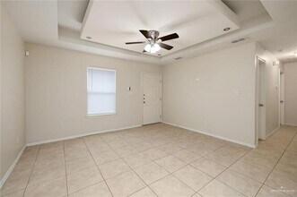 9 Taxco Ct in Edinburg, TX - Foto de edificio - Building Photo