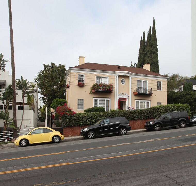 963 N Doheny Dr in West Hollywood, CA - Building Photo