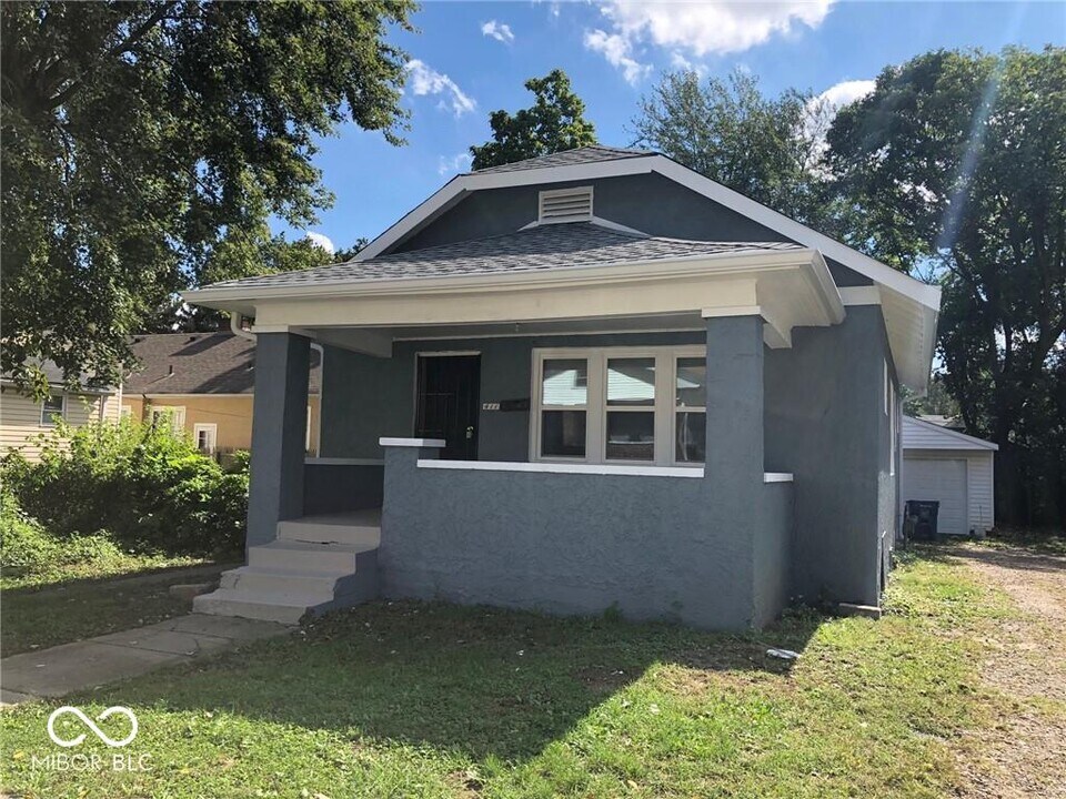 411 W 39th St in Indianapolis, IN - Building Photo