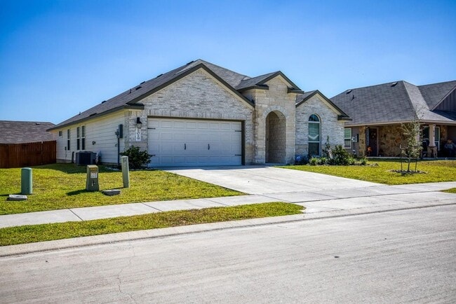 1019 Republic St in Brenham, TX - Building Photo - Building Photo