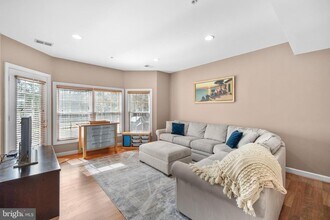 5187 Brawner Pl in Alexandria, VA - Building Photo - Building Photo