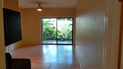 4435 Lower Honoapiilani Rd, Unit 130 in Lahaina, HI - Building Photo - Building Photo