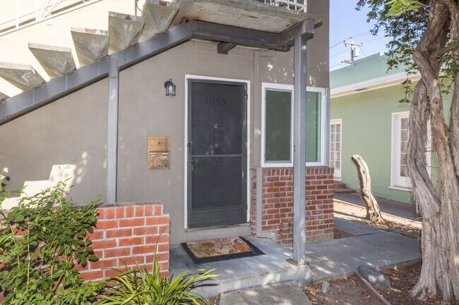 1055-1055 High St in Palo Alto, CA - Building Photo - Building Photo