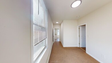 1052 Garfield Ave in Jersey City, NJ - Building Photo - Building Photo