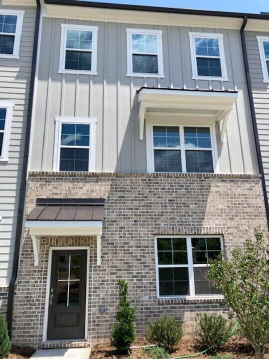 543 Bistre Dr in Cary, NC - Building Photo