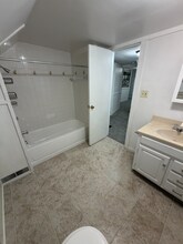 1100 Lincoln Ave NW in Grand Rapids, MI - Foto de edificio - Building Photo