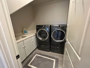 1470 NW John Fremont St in Bend, OR - Building Photo - Building Photo