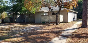 3409 Green Briar Cir in Gulf Breeze, FL - Building Photo