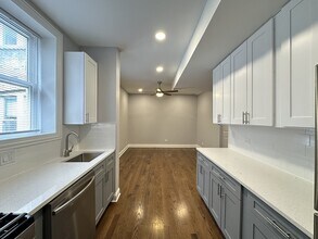 1157 W Lunt Ave, Unit 3 in Chicago, IL - Foto de edificio - Building Photo