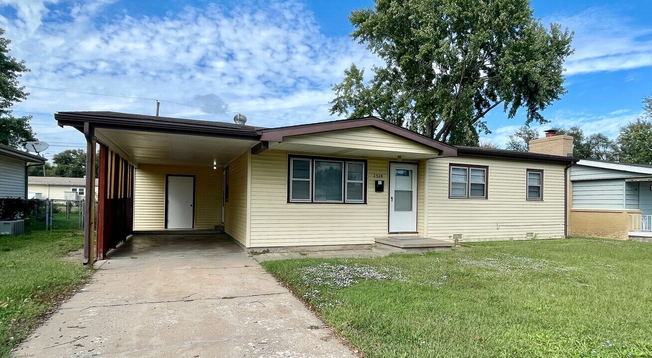 2328 W Grant St in Wichita, KS - Building Photo