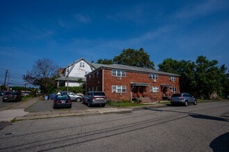 655 21st Ave in Paterson, NJ - Building Photo - Building Photo