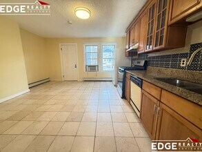 7 High Street Pl, Unit 1 in Brookline, MA - Building Photo - Building Photo