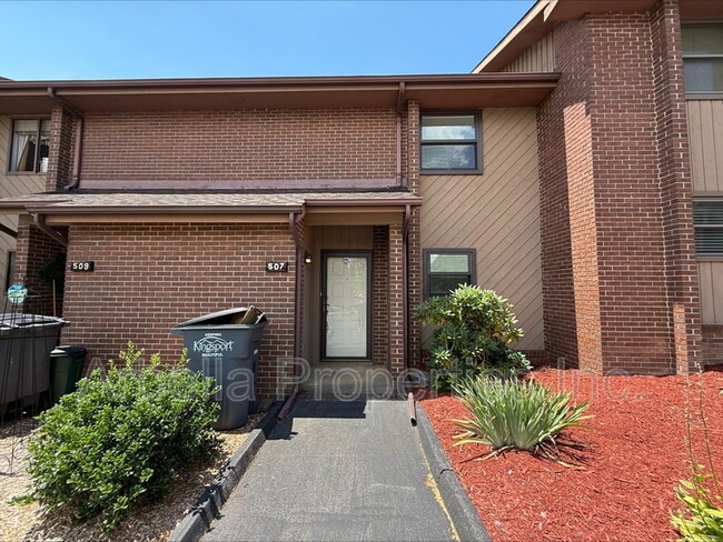 property at 507 Manor Dr